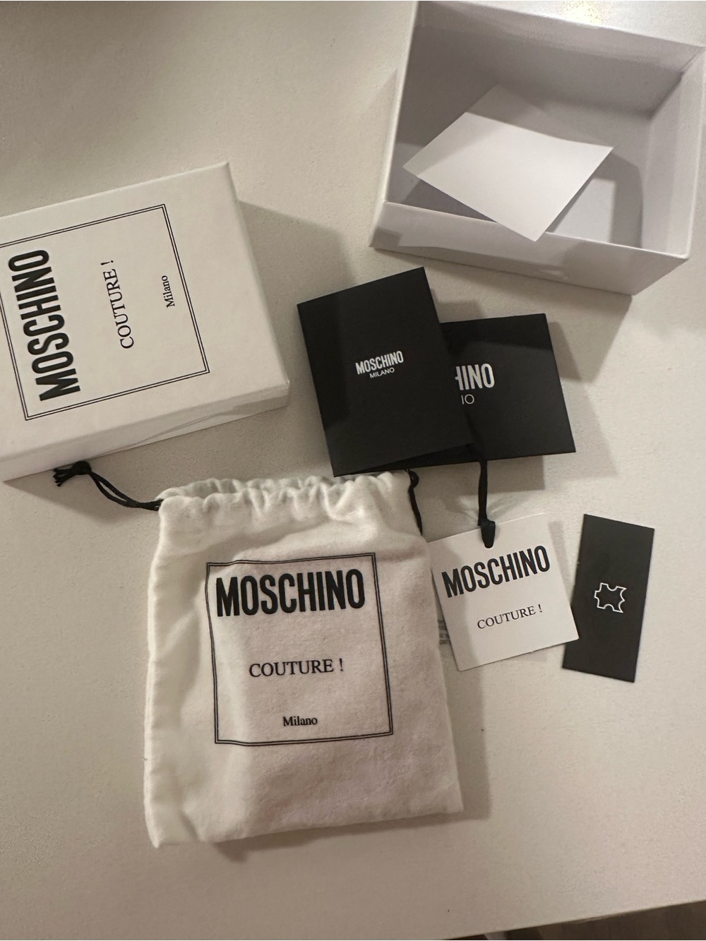 Moschino - red cardholder —new - Picture 7 of 12